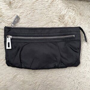 Lululemon Black Travel Pouch / Belt Bag - no belt! 🇨🇦